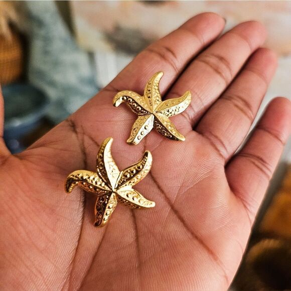 VTG Goldtone Starfish Trendy Boho Pierced Earrings. - Picture 7 of 13